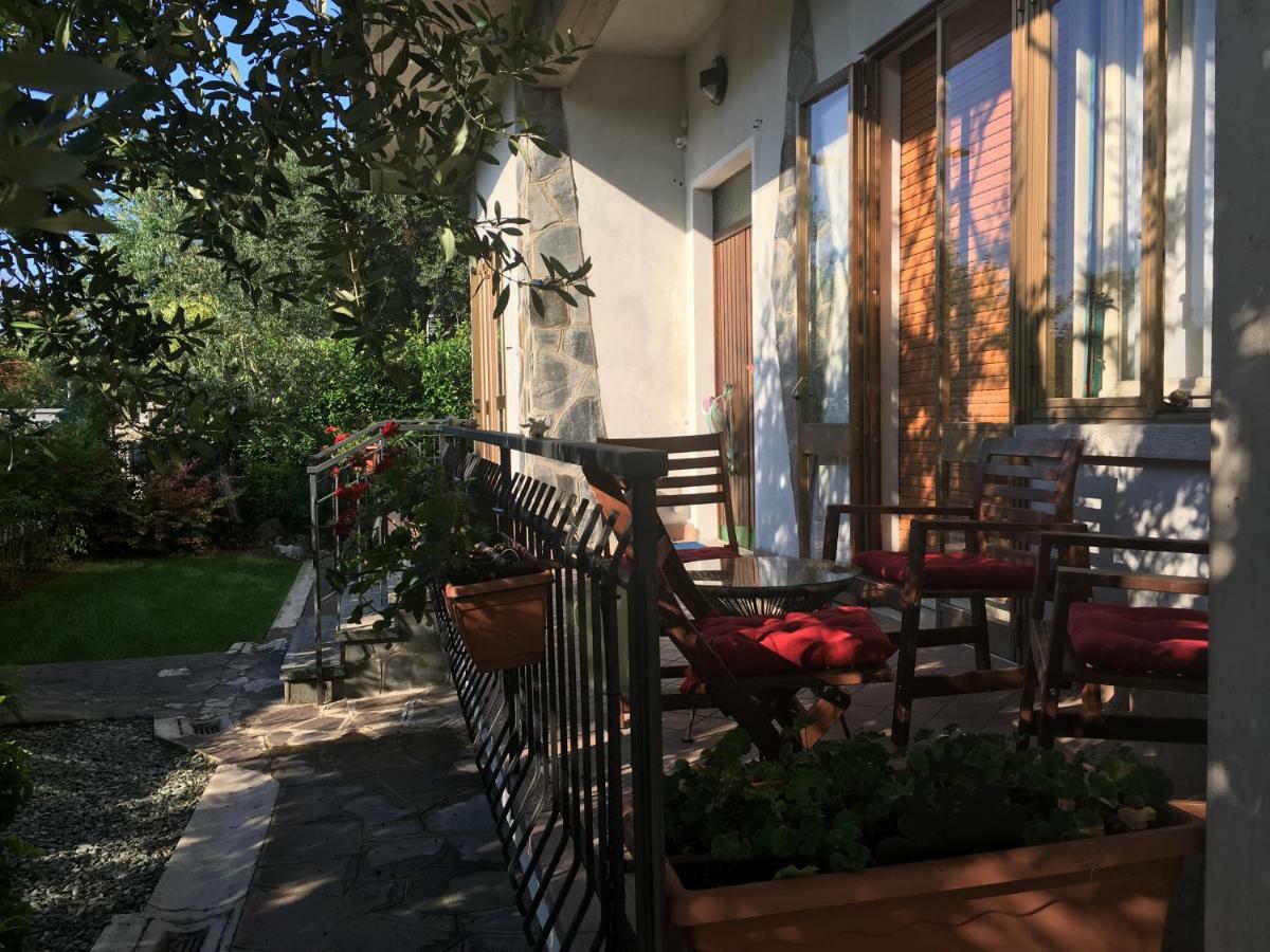 Celeste'S House Villa Rivoltella del Garda Exterior photo